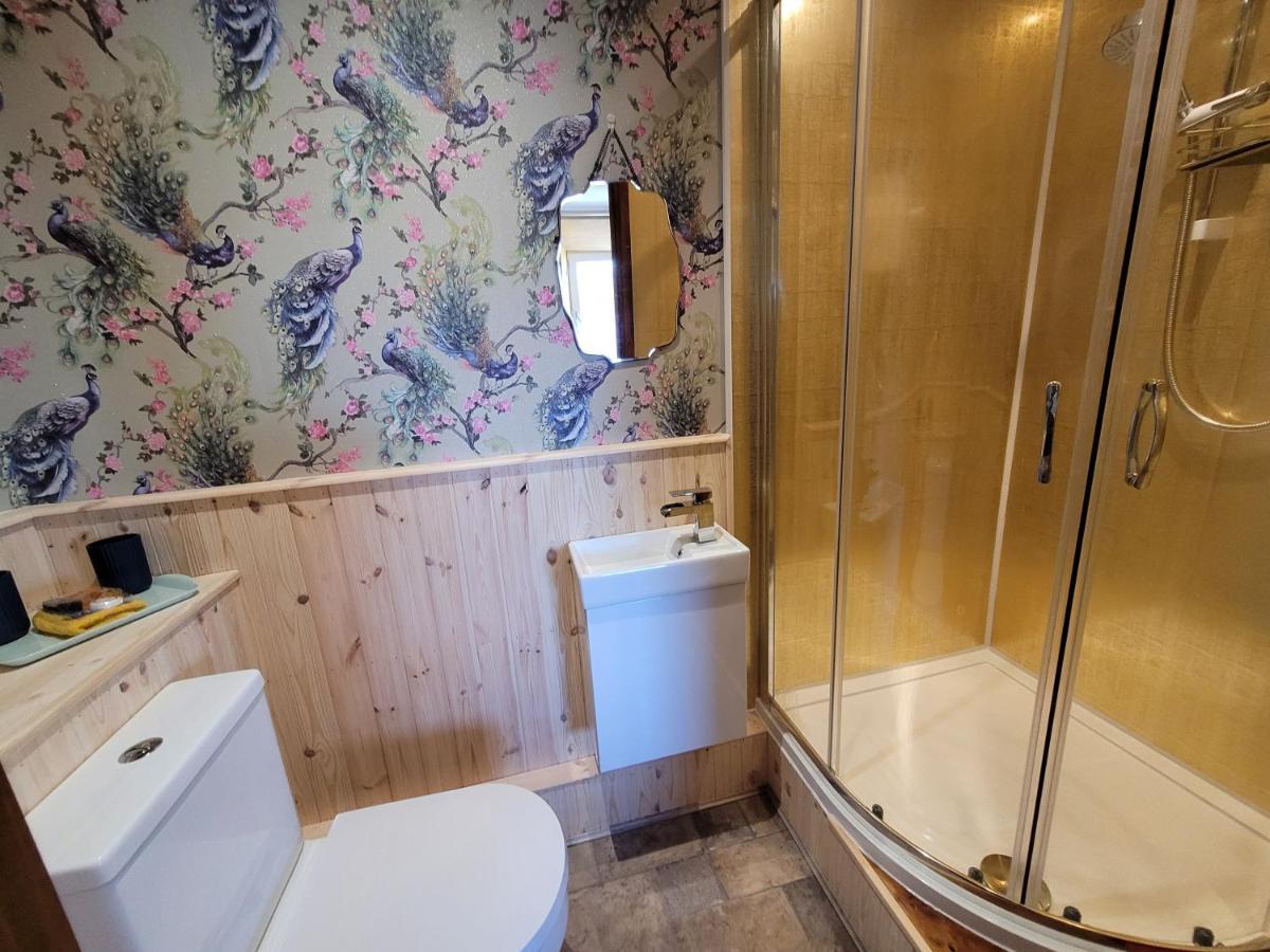 Farmhouse B&B Family Stay Or Romantic Break, On Our Smallholding Close To Нарбърт Екстериор снимка